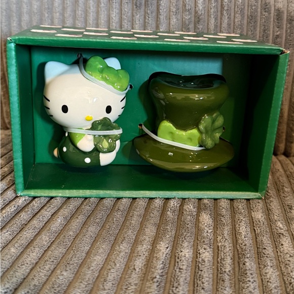 Sanrio Other - Sanrio Hello Kitty St. Patrick’s Day Salt & Pepper Shakers NWT